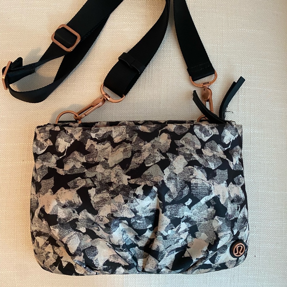 Lululemon crossbody